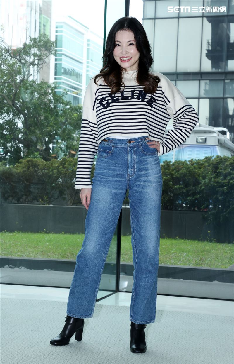 何如芸出席三立新八點台劇「一家團圓」記者會。（記者邱榮吉/攝影）