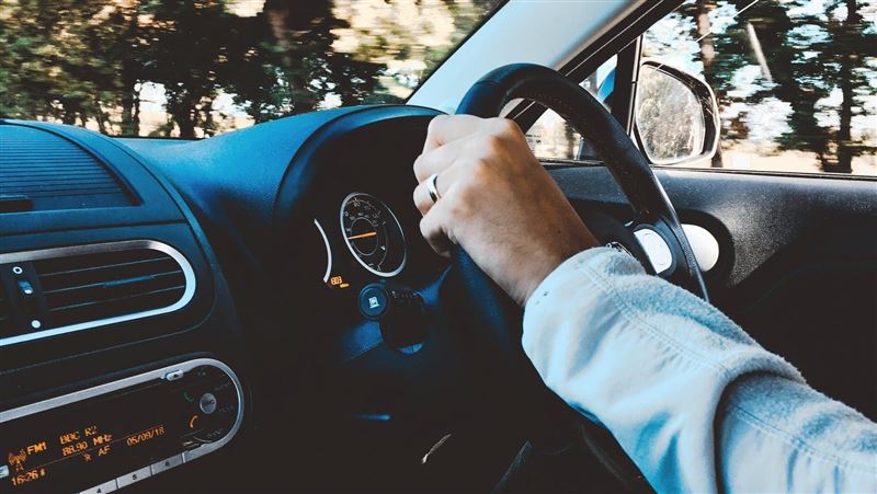 保養廠貨車遭噴退車　網一看位置笑翻