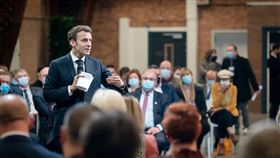 熱線馬克宏90分鐘！普丁提「停戰3條件」解決烏克蘭危機（圖／翻攝自馬克紅臉書、俄國總統府推特）