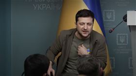 ▲澤倫斯基與各國記者會談，向普丁喊話，希望面對面坐下來談一談如何終止這場戰爭。（圖／翻攝自zelenskiy_official IG）