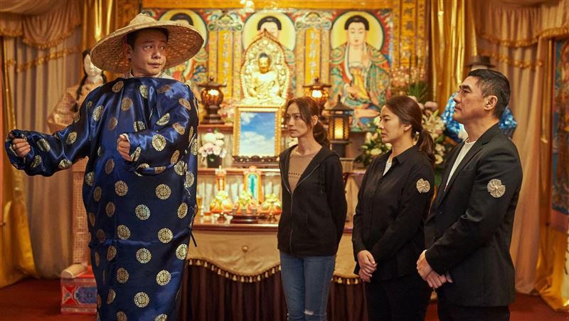 李康生扮禮儀師　殯儀館靈堂拍攝狂笑
