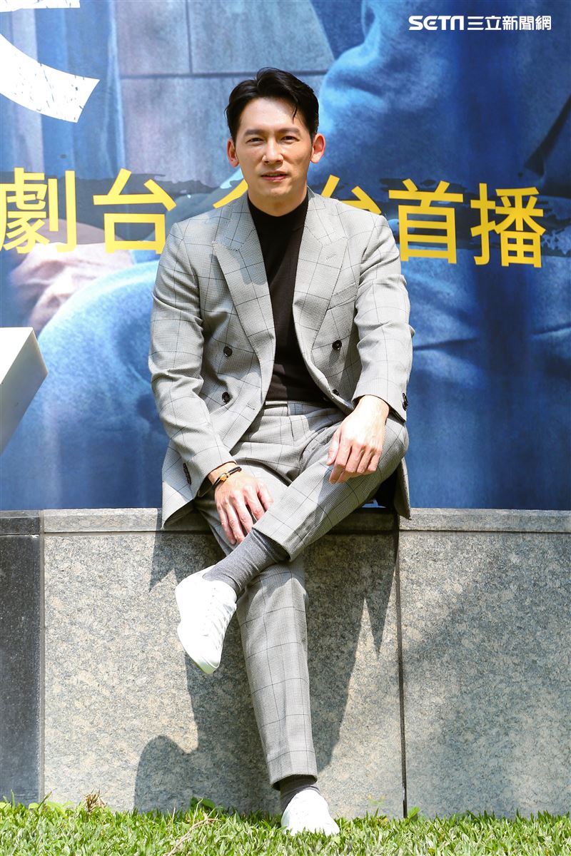 温昇豪出席記者會，分享觀賞金秀賢、車勝元新戲《某一天》的推薦心得。（圖/記者楊澍攝影）