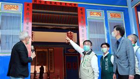 台南「再現赤崁署光」專案台南市政府辦理「再現赤崁署光」專案，市長黃偉哲（左2）4日走訪赤崁樓周遭陳世興宅等處，視察專案執行成果。（台南市政府提供）中央社記者張榮祥台南傳真  111年3月4日