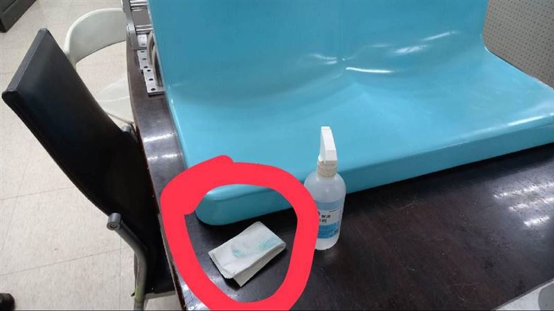 座椅「掉漆」　北捷喊話：別亂噴酒精