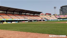 ▲統一獅紅白戰胡金龍義大犀牛林子偉。（圖／記者蕭保祥攝影）