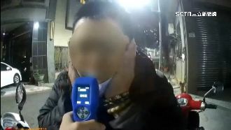 狂拍臉頰！男子酒測不吹氣收拒測罰單
