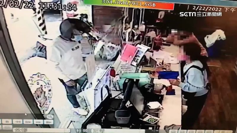 打電話當假老闆　騙走2萬元變裝逃