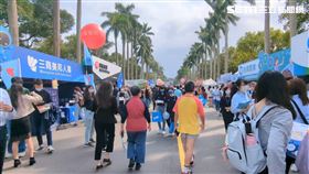 直擊／台大徵才千人擠爆！學生喊：目標「百萬年薪」（圖／記者戴玉翔攝影）