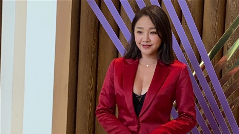 賴慧如巨胸撐爆西裝　甜爆有約會對象