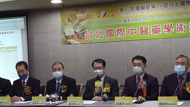 喜！清冠二號申請藥證　可治嚴重肺病