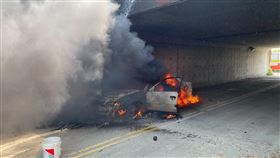 台南,台86,火燒車,濃煙,駕駛,脫困