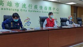 高雄再新增3例確診  為染疫自助餐店員工家人高雄市長陳其邁（中）5日宣布，高雄本日新增3例確診個案，都是4日公布個案自助餐店員工（案20832）的家人。中央社記者曾以寧攝  111年3月5日