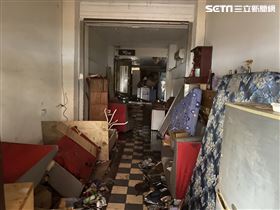 台中興中街6死火警！記者重回現場「雜物堆滿通道」駭人景象曝光（圖／記者李忠憲攝影）