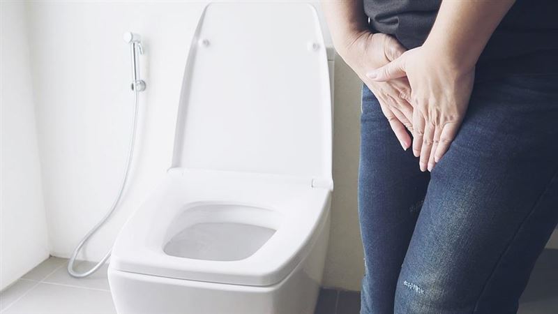 看到馬桶就恐懼　原來是「屁屁裂開」