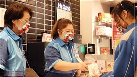 黃珊珊說，從今天開始，國中女生的生理用品，由市府來買單！（圖／翻攝自黃珊珊臉書）