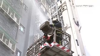 台中惡火雲梯車升梯卡住　民眾急壞