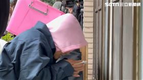 台中興中街，惡火，6死，莊姓女房東，到殯儀館接受偵訊，大喊放火的是瘋子， (圖／翻攝畫面)