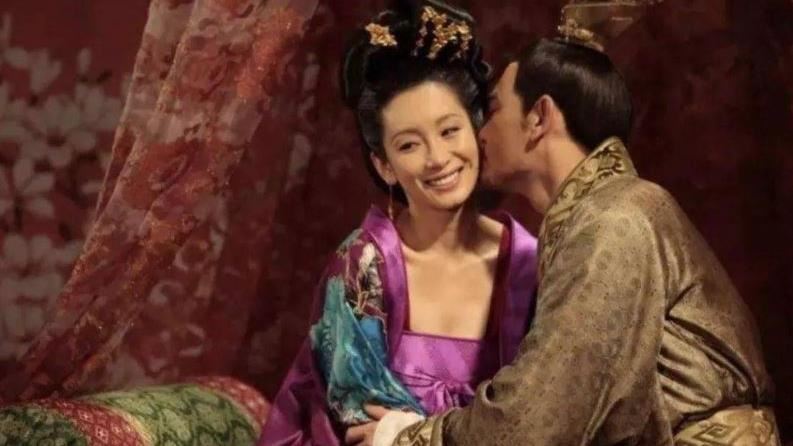 皇帝要臣娶皇后乳娘！臣想到那事超嗨