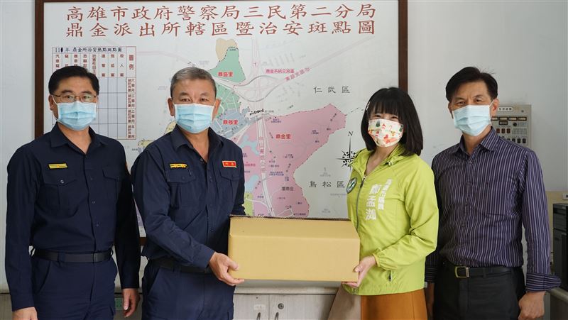 高市議員鄭孟洳暖心致贈美味小點心