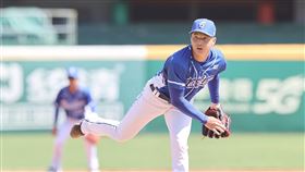郭俊麟熱身賽3局失1分 三振胡金龍中職富邦悍將隊8日與統一獅隊打自辦熱身賽，悍將隊投手郭俊麟（圖）春訓對外賽第2次登板，8日總計投3局失1分、三振胡金龍。（富邦悍將提供）中央社記者謝靜雯傳真  111年3月8日