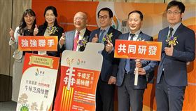 ▲加捷生醫推出牛樟芝菌絲體系列新品保護過勞民眾。（圖／業者提供）