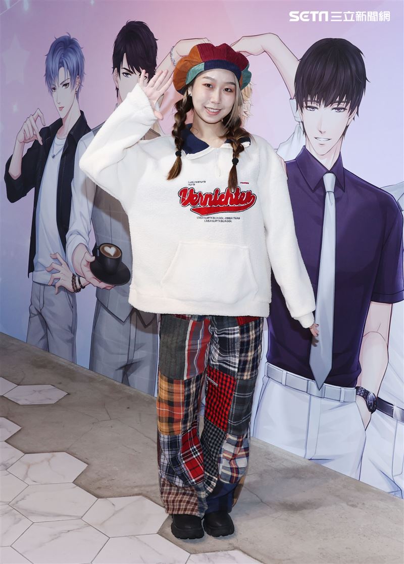 微甜女孩愛波三立新聞網專訪。（記者邱榮吉/攝影）