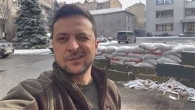 澤倫斯基18秒賞雪片！突拋媚眼引暴動　460萬粉絲嗨了▲（圖／翻攝自Volodymyr Zelenskiy IG）