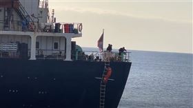 ▲貝里斯貨輪擱淺台東富岡海堤（圖／記者王浩原攝）