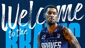 ▲瓊斯（Perry Jones III）披上勇士11號戰袍。（圖／臺北富邦勇士球團提供）