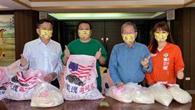 ▲鄧巧佩攜手高雄市玉皇宮透過捐米支持前金國中棒球隊。（圖／相關單位提供）