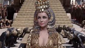 ▲好萊塢第1美女伊莉莎白泰勒飾演埃及豔后。（圖／翻攝自電影埃及豔后劇照）