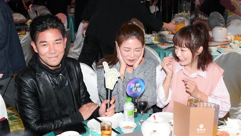 殺青報喜　天驕女星失婚認身邊有人了