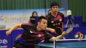 模擬東京奧運對抗賽　莊智淵陳建安出賽（2）模擬東京奧運對抗賽4日上午進行桌球項目，桌球好手陳建安（左）與莊智淵（右）以雙打組合出賽。中央社記者吳家昇攝　109年8月4日