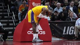 ▲詹姆斯（LeBron James）繳出23分13籃板12助攻的「大三元」表現。（圖／美聯社／達志影像）