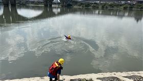 萬板大橋浮屍 翻攝