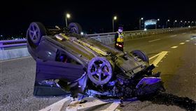 酒測,三重,新北,板橋,酒駕,跳橋,台64線快速道路,車禍,（圖／翻攝畫面）