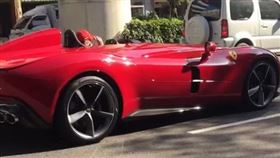 法拉利跑車，Ferrari Monza SP1，8500萬，近億元跑車，台中市文心路 (圖／翻攝自臉書爆廢公社)