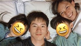 宥勝（左二）為了拍戲和家人分隔兩地。（圖／翻攝自宥勝臉書）