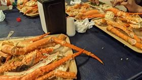 爽嗑帝王蟹！國軍突「加菜」怕爆　國防部曝真相（圖／翻攝自PTT）