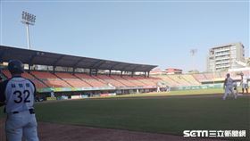 ▲統一獅與樂天桃猿台南球場春訓練習賽。（圖／記者蕭保祥攝影）