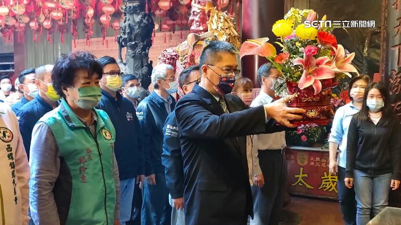 徐國勇參拜太平媽　籲遶境戴好口罩