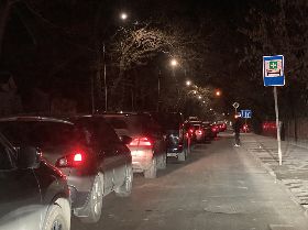 基輔台貿中心中心主任開車載烏克蘭台僑