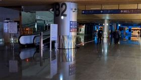 快訊／桃機第二航廈「晚間突停電」　行李轉盤停擺（圖／翻攝畫面）