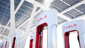 ▲Tesla Supercharger、特斯拉、電動車、超級充電站、超充站（圖／翻攝自Tesla官網）