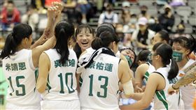 HBL北一女擊敗永仁闖進決賽（1）北一女12日靠著流暢團隊攻勢，前3節打完就已取得18分領先優勢，終場以83比61擊敗永仁高中，隊史第3度挺進HBL高中籃球聯賽女子組決賽。中央社記者張新偉攝  111年3月12日