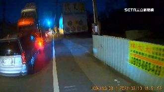 拖吊車玩疊疊樂　一次載3車嚇壞民眾