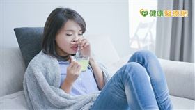 鼻塞和打噴嚏會影響嗅覺與味覺外，對於肺部也會有影響。