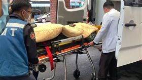 黃重凱　送醫畫面