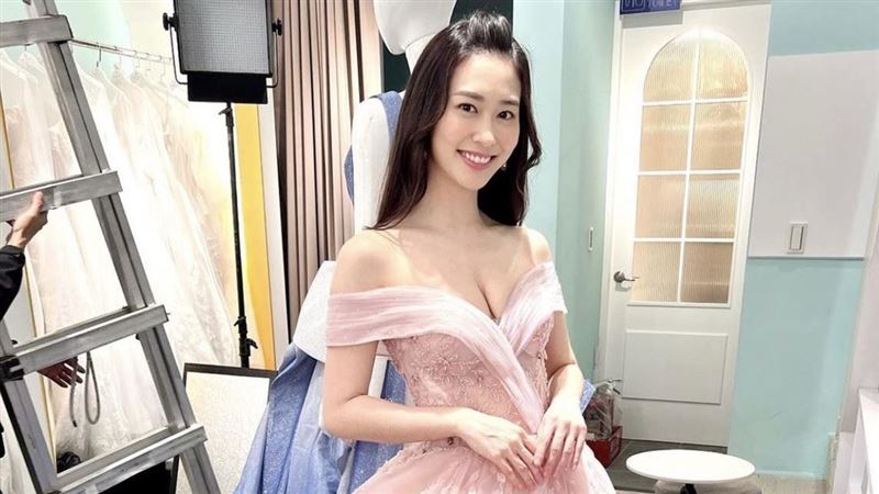 甜曬婚紗照　台8女神深Ｖ爆乳要嫁了