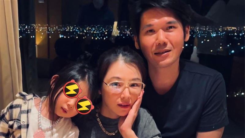 戰爭飆金價　陳怡蓉生日爽收超粗金鍊